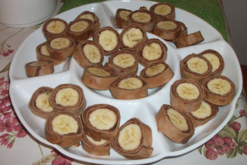 Csokikrémes banános palacsinta-csiga
